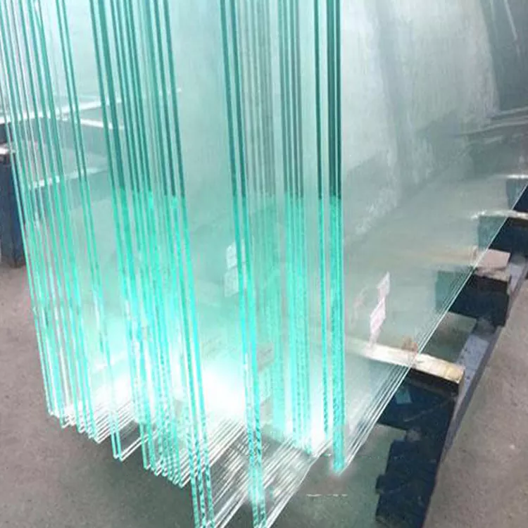 Napakalinaw na Salamin